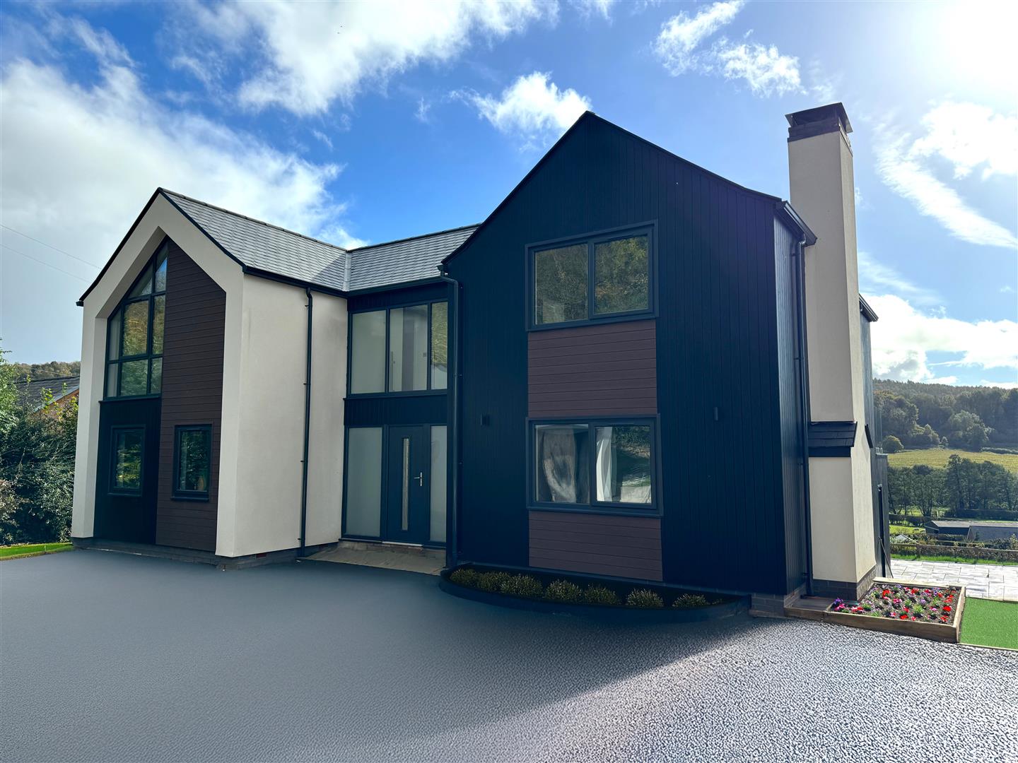 Valley View Coopers Lane, Oswestry, SY10 8LY For Sale